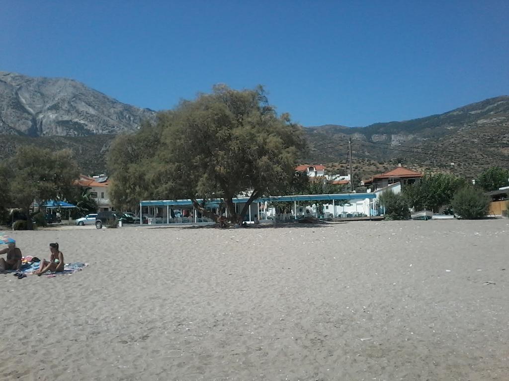 Hotel Mando Marathokampos Bagian luar foto