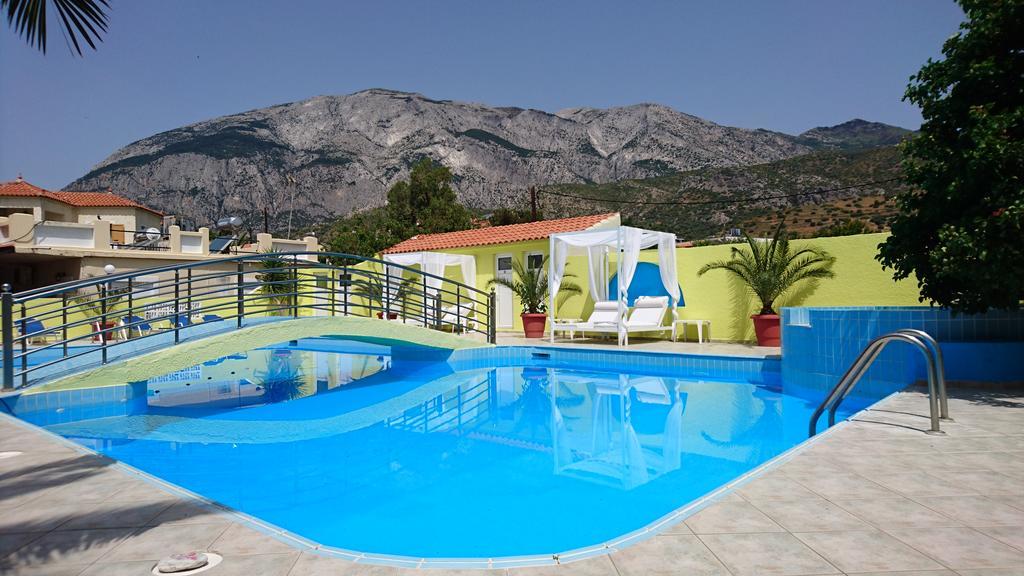 Hotel Mando Marathokampos Bagian luar foto